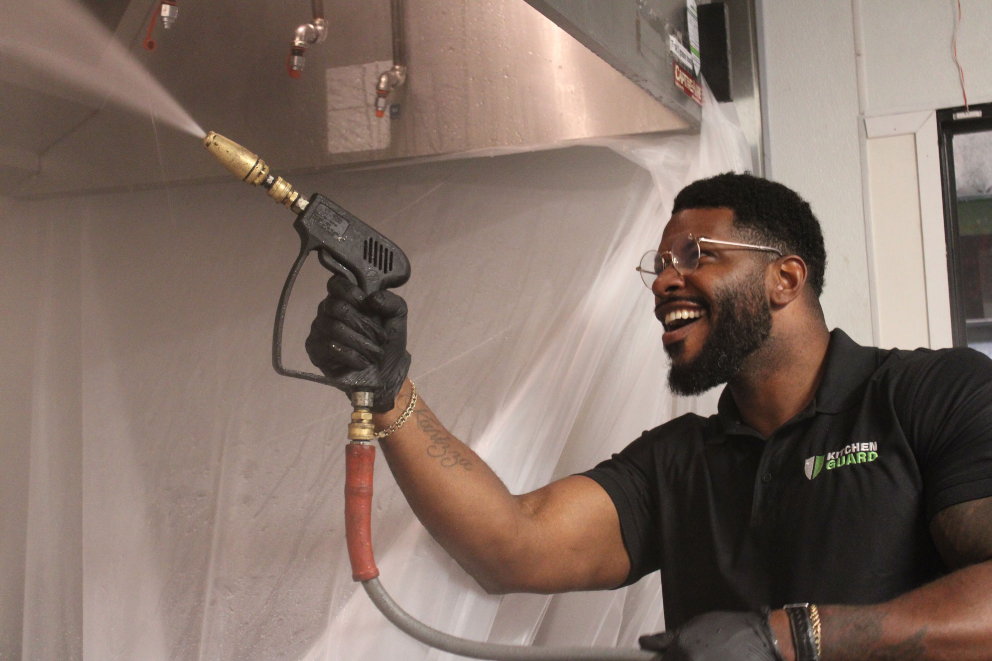 Commercial kitchen hood cleaning service - Kitchen Guard SE Florida